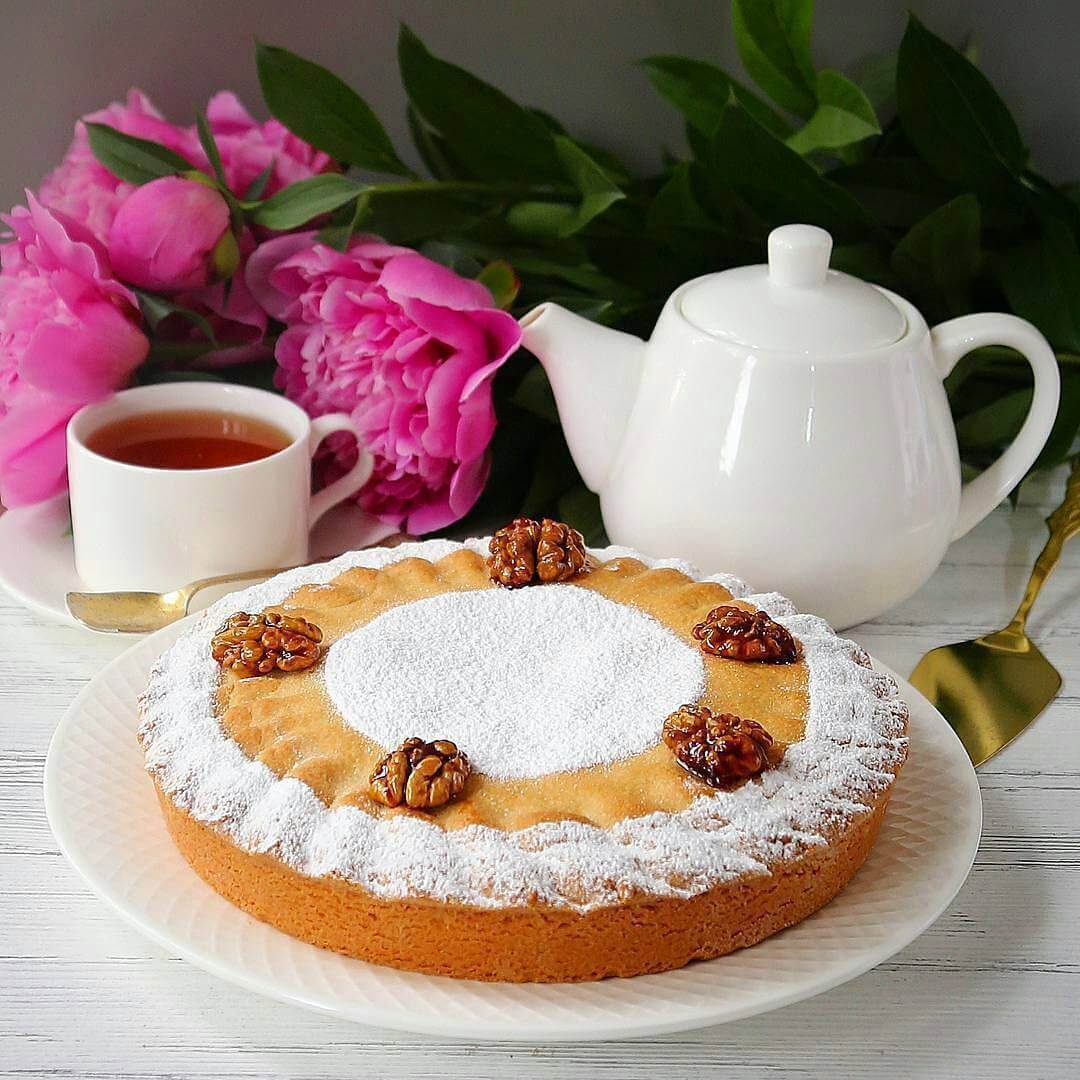 10 inch White Dinner Plate With Embossed Wide Rim - Wine Drop Cookery LLC