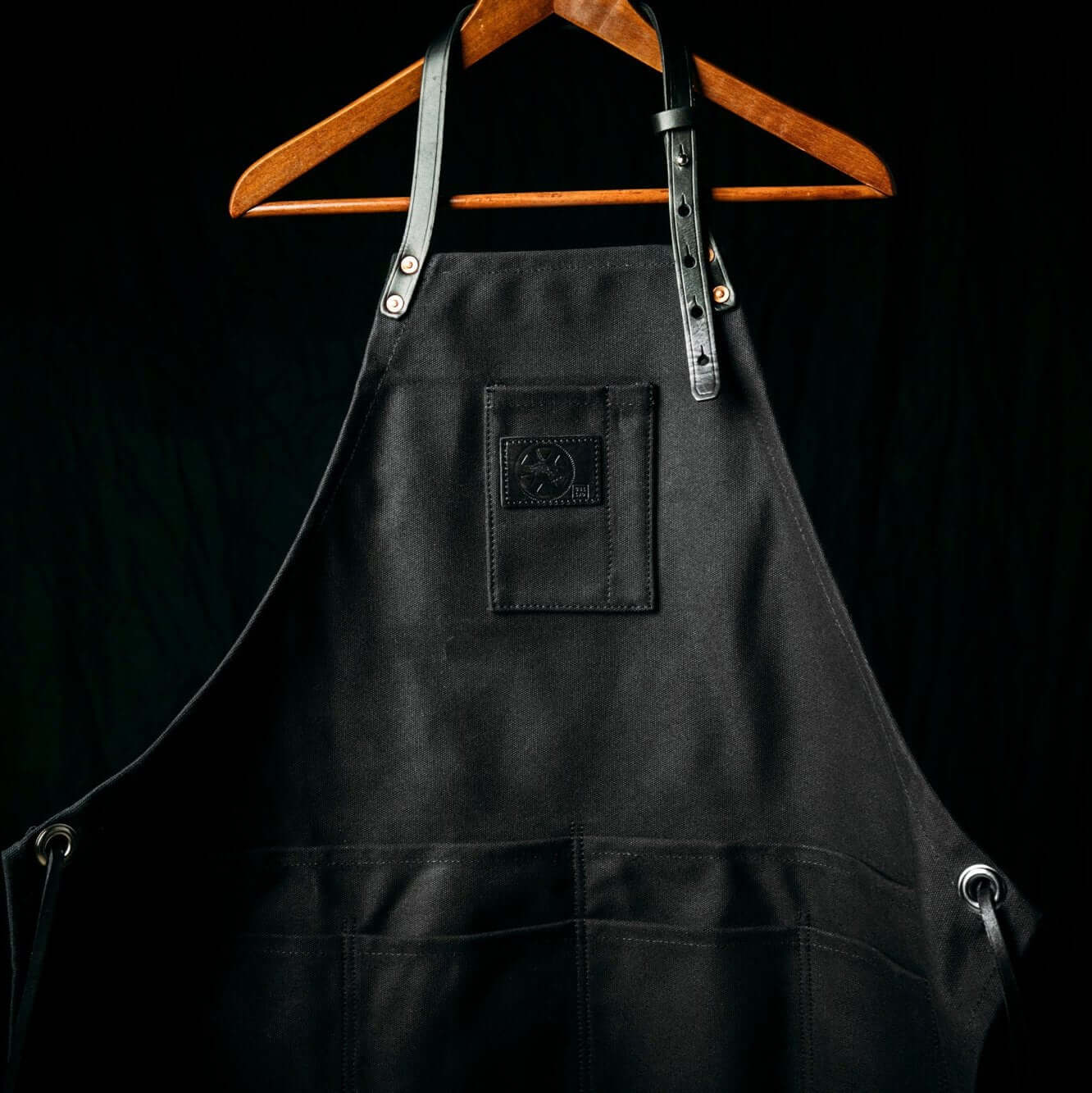 The Premium Black Apron for Home Cooks