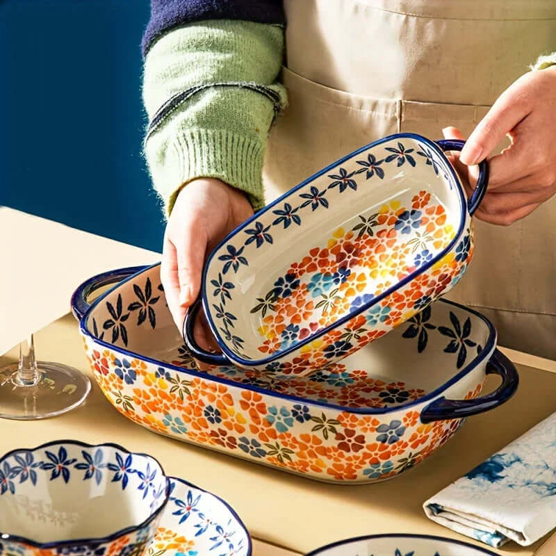 Both dishes in the porcelain baking set nested